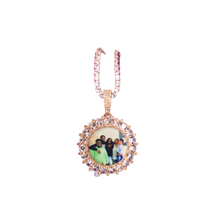 Load image into Gallery viewer, Iced Round Picture Pendant