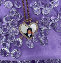Load image into Gallery viewer, Heart Halo Picture Pendant