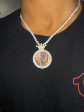 Load image into Gallery viewer, Crowned Picture Pendant